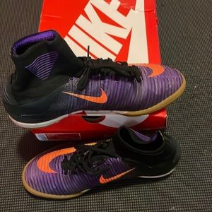 NIKE SUPERFLY 8 ACADEMY INDOOR SOCCER SIZES 10. lightly used